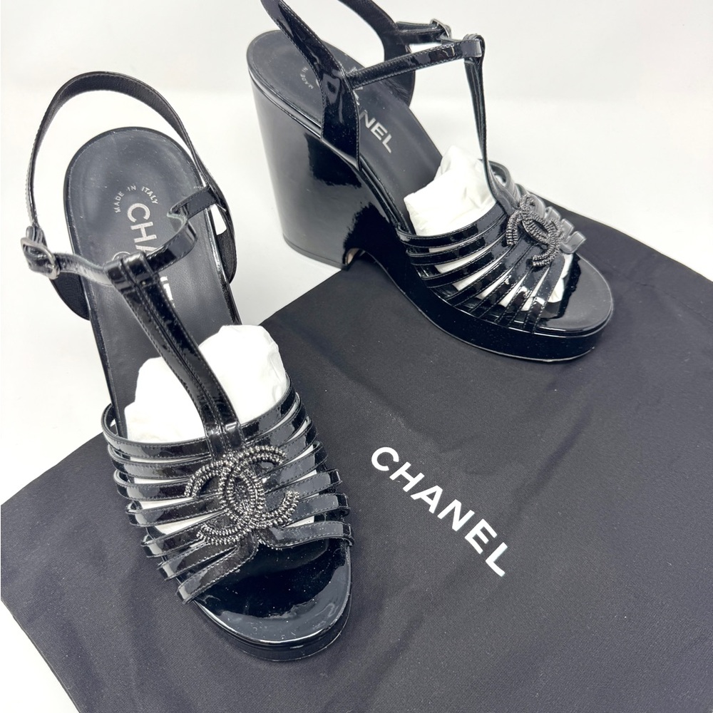 Chanel Black Patent Leather T-Strap CC Logo Wedge Platform Sandals - Picture 2 of 15